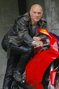 Bernard Fau au guidon d'une Ducati 749