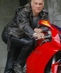 Bernard Fau au guidon d'une Ducati 749
